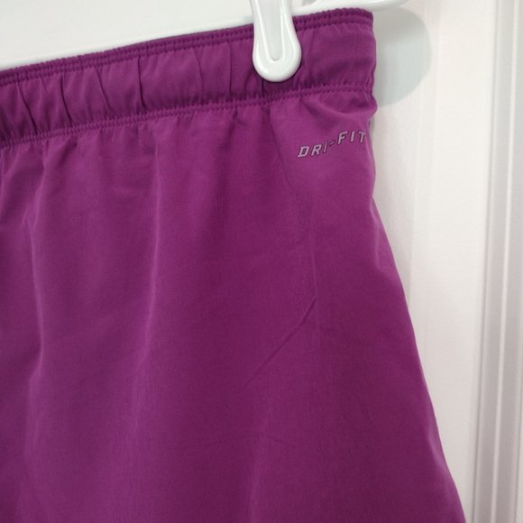 NIKE Women's Dri-fit magenta shorts, size M - Picture 6 of 8